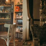 ce-mobilier-de-epoca-va-conferi-sofisticare-si-stil-casei.webp.webp