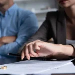 divortul-la-orizont-2-semne-invizibile-ca-o-casnicie-se.webp.webp